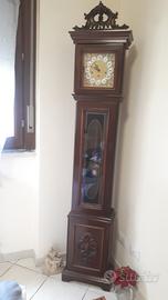 Orologio a pendolo a colonna
