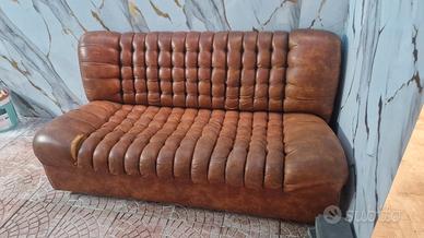 Divano in pelle con apertura a letto