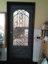 cancelletto ornamentale in ferro pesante con zanza