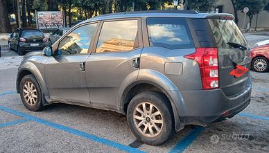 Mahindra 2.2 XUV500  AWD 6
