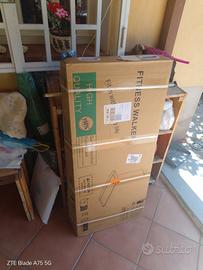Tapis roulant e panca con manubri