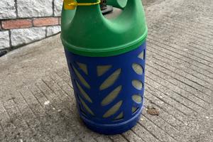 Bombola in plastica gas X camper, tavolino materas