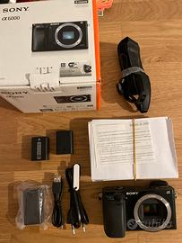 Sony a6000 + 2 batterie + alimentatore