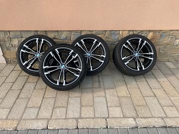 Cerchi 18  completi  di gomme e valvole