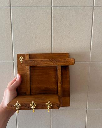 Mensola portachiavi in legno di abete Fatta a mano