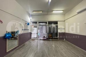 Negozio Roma [VIA FORTIFIOCCA C1VCG]