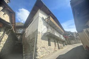 3 LOCALI A VALPELLINE