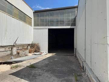 Immobile di 2000 m² con 1 locale a Somma Vesuviana