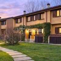 VILLETTA ARREDATA CON GIARDINO, BOX E POSTO AUTO