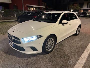 Mercedes Benz Berlina ClasseA 160 SPORT W177 2020