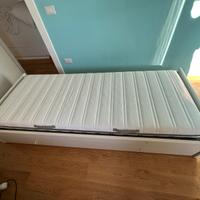 Letto singolo con cassetti e materasso