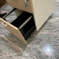 Cassettiera di buona fattura come nuova