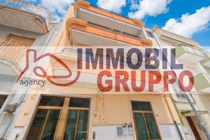 ZONA VILLA COMUNALE Appartamento con lavanderia