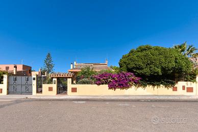 Quartu - Esclusiva Villa con Giardino nel Litorale