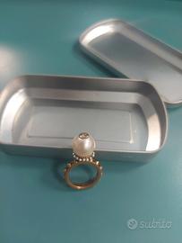 anello con perla modello Gucci