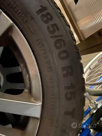 4 pneumatici invernali con cerchi in lega