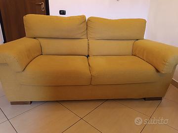 Divano 2 posti sfoderabile e lavabile -come nuovo
