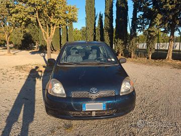 TOYOTA YARIS 1.0 per Neopatentati