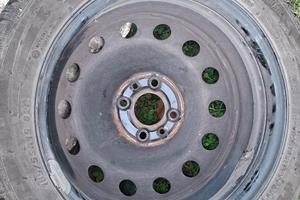 Gomme e cerchi lancia Ypsilon 