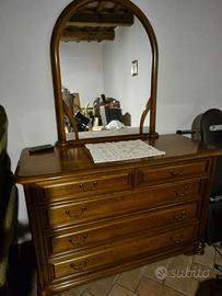 Camera in legno di Noce Nazionale