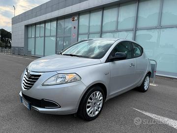 Lancia Ypsilon 1.2 benzina 5 porte
