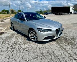 Alfa Romeo Giulia 2.2 - 180cv - AT8 Super