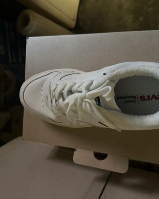 Scarpe levis