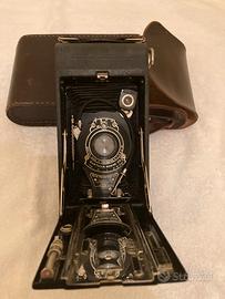 Macchina fotografica antica, a soffietto