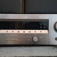 home theater Yamaha con subwoofer e diffusori moss