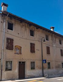 Rustici da ristrutturare