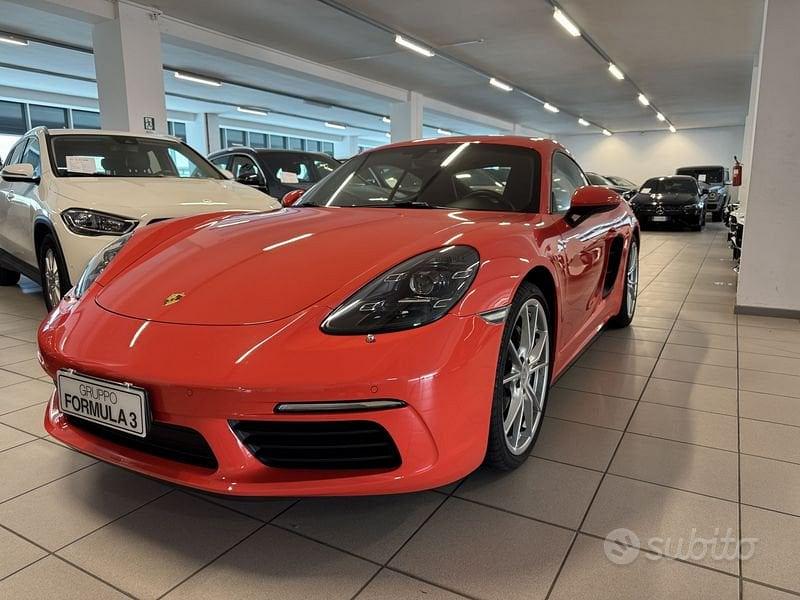 PORSCHE 718