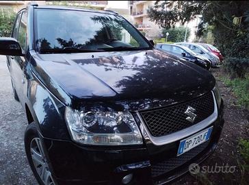 Autovettura  Suzuki Grand Vitara nero metallizzato