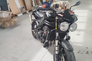 Triumph Speed Triple 955i black edition- 2004