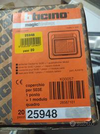 Lotto 8 Coperchi Idrobox Bticino Magic 25948