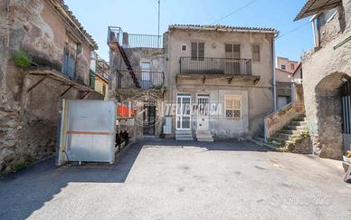 SEMI INDIPENDENTE DA RISTRUTTURARE LARDERIA