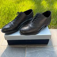 Scarpa con stringhe 41