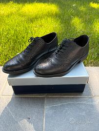 Scarpa con stringhe 41