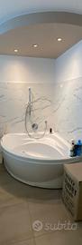 Vasca da bagno angolare