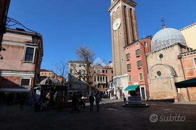 3 LOCALI A VENEZIA