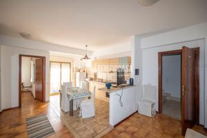 Quadrilocale con terrazzo e posto auto a pochi pas
