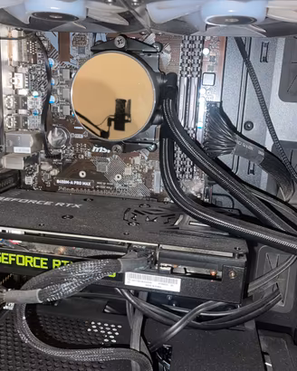 Pc gaming pronto all’uso con accessori