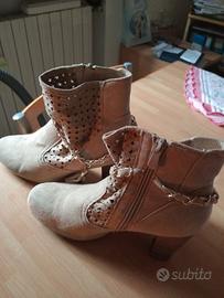 stivaletti donna scamosciati