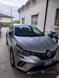 Captur tenuta bene