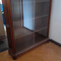 vetrina in  ciliegio