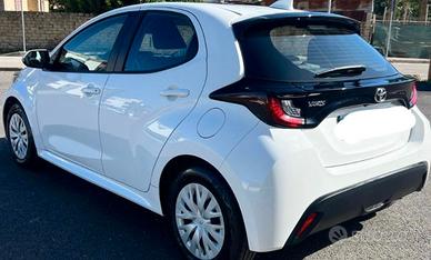 PERFETTA Toyota Yaris 1.0Benz. 6.700 KM ORIGINALI