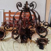 Lampadario antico in ferro battuto