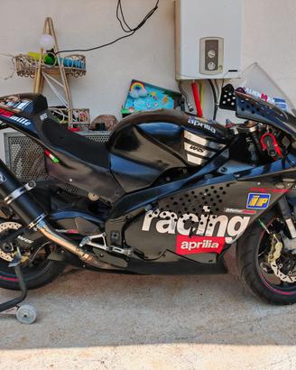 Aprilia tuono 1000 rs cube rsv
