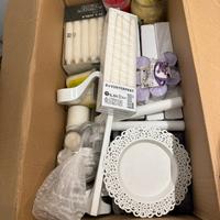 Scatola piena di candele