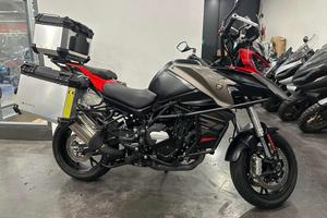 QJ MOTOR SRT 800SX tris borse