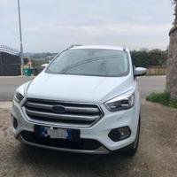 Ford Kuga bianca